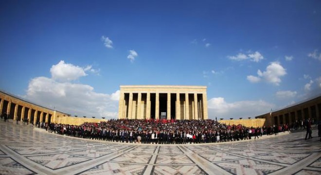 10 bin öğrenci Ata'nın huzurunda