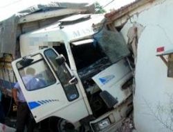 Ankara'da kamyon dehşeti : 3 ölü 5 yaralı