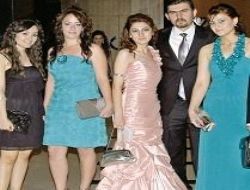 Genç hukukçuların mezuniyet sevinci