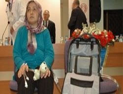 Kalbini sırtında taşıyor