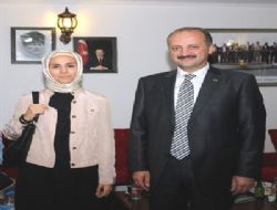 Sümeyye Erdoğan, Mamak'ta İftar Ziyaretinde Bulundu