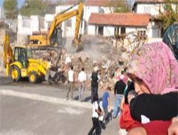 Aynı anda üç mahallede yıkım başladı