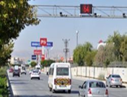 MOBESE'li yolda yavaş git 64, hızlı gel 70