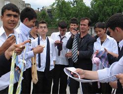 Liselilere 25 gün izin