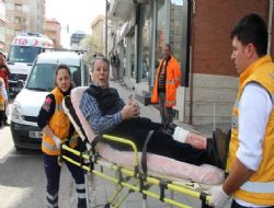 Alacak davasına silah karıştı