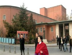 Operanın ışıkları küresel ısınmaya dikkat için sönecek