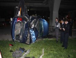 Köprüden ölüme uçtu