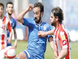 Gözler sahada kulaklar dışarıda