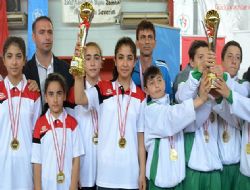 Badmintonda iki üçüncülük