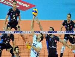 Halkbank şampiyonluğa koşuyor