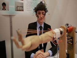 Genç mucitler Congresium'da