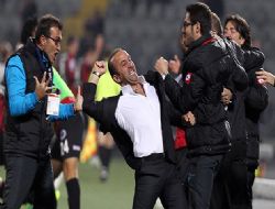 Şifo kürsüye çıktı