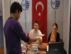 İş arayan fuara koştu