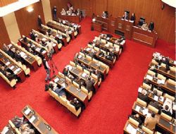 Komisyonda ‘ret' Meclis'te ‘evet'