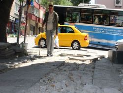 Tunalı'da kaldırım çilesi