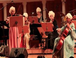 Dönem başkanından ‘barok'lu kutlama