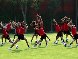 Gençler sahaya iniyor