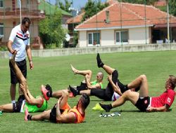 Kaplan gençlere güveniyor