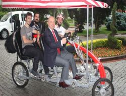 Sigaraya karşı pedal çevirdiler