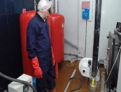 Bakımsız depolar mikrop saçıyor