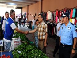 Pazar esnafına mavi önlük