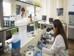 Üç dakikada yakalıyor