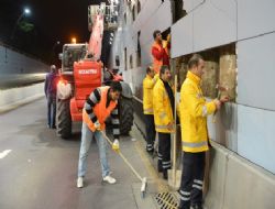 Gezi'nin izleri fayanslardan siliniyor