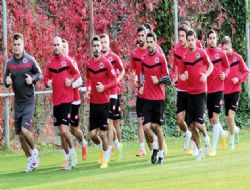 Gençler millileri bekliyor