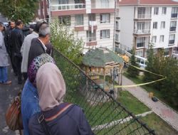 Eşini pompalı tüfekle öldürdü