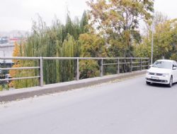 Fatih Köprüsü'nde korkutan korkuluk