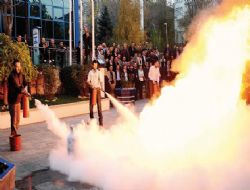 AA'da sıcak saatler