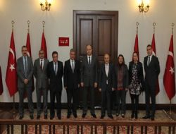 Sanayiciler yol istedi