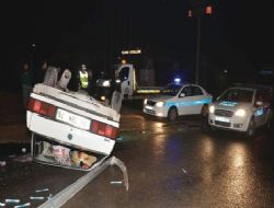 Kaygan yol kaza getirdi