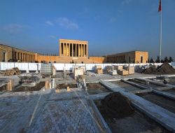 Anıtkabir'de taşlar yenileniyor