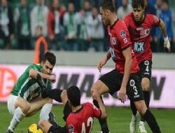 Beştepe'de derin çatlak