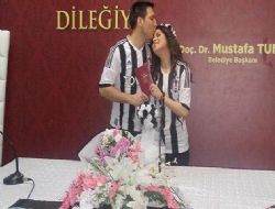 Siyah-beyaz mutluluk