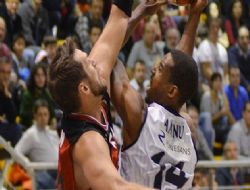 Potada yüzler asık