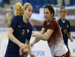 Yenimahalle finale koşuyor