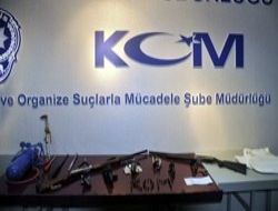 Tehdit edip restoranına el koydular