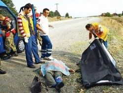 Otomobil takla attı