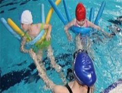 Engele kulaç atıyorlar