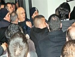 Olaylı kongrede kazanan Terzi oldu