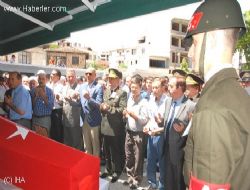 Şehit Er Gözyaşları Arasında Toprağa Verildi
