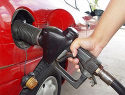Benzine yine zam geldi! 