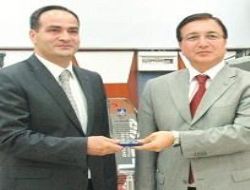 Eski Rektör Bıyıkoğlu'nun hayatı kitap oldu