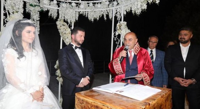 Altınok'tan bir akşamda üç nikâh