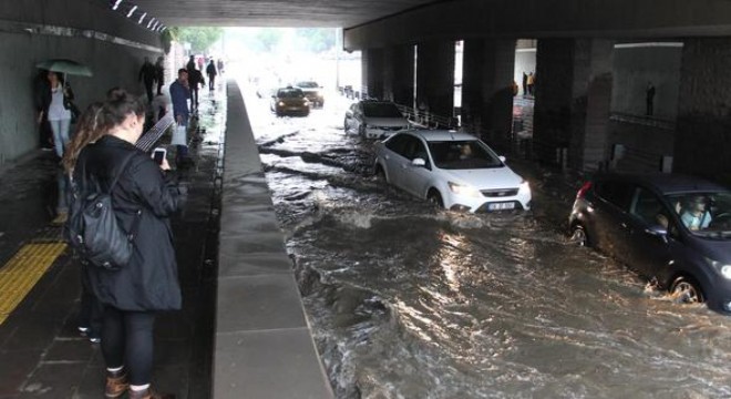 Aniden bastırdı göle döndü
