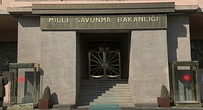 Bakan Güler'den Gül Baba Türbesi'ne ziyaret