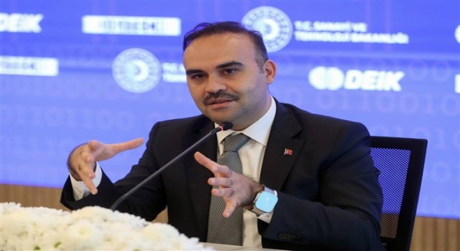 Bakan Kacır: Ekipler TÜRKSAT 6A'ya ilk komutu gönderdi