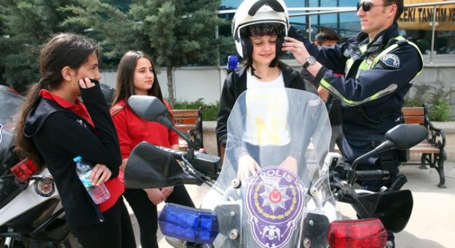 Dedektifler iş başında